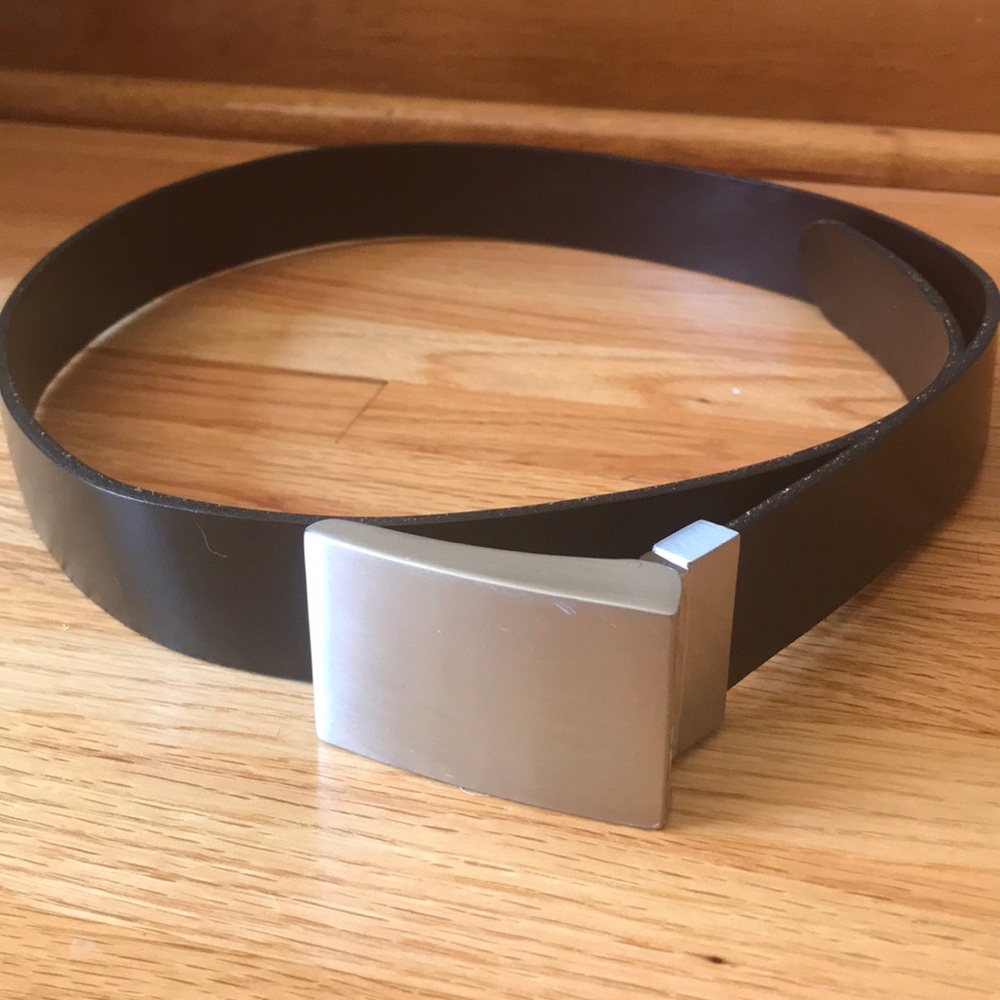 Express Mens Size 34 black/brown double sided Belt